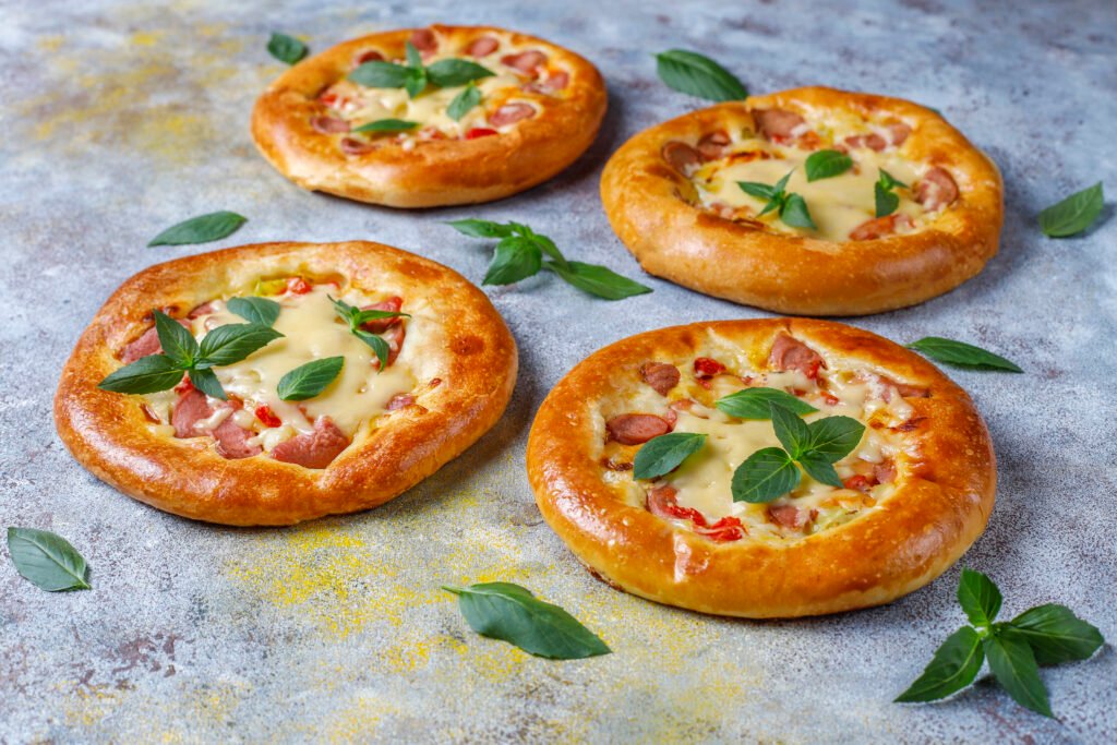 Mini Pizzas: Bite-Sized Gastronomic Adventure